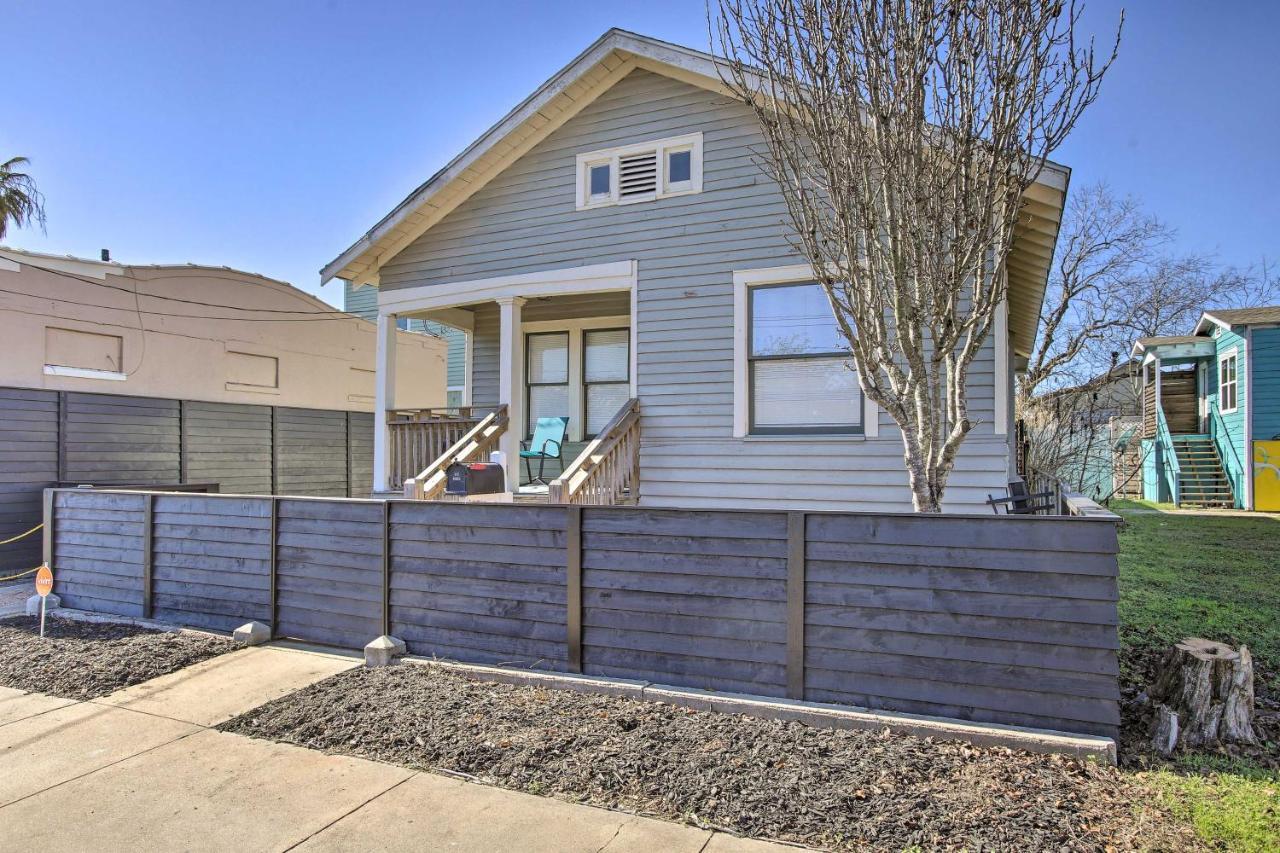 Cozy Beach Bungalow Near Galveston Seawall And Pier Extérieur photo
