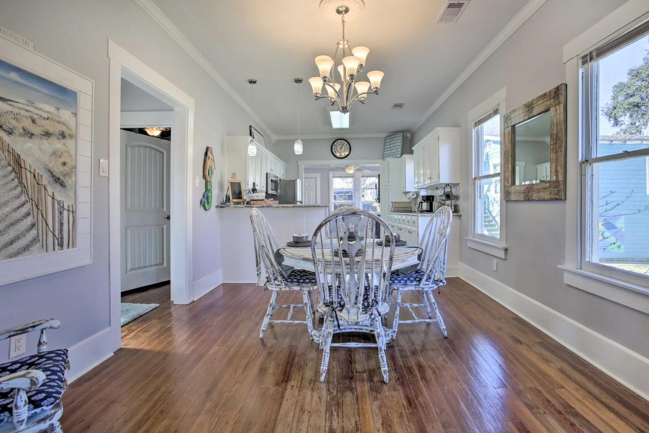 Cozy Beach Bungalow Near Galveston Seawall And Pier Extérieur photo