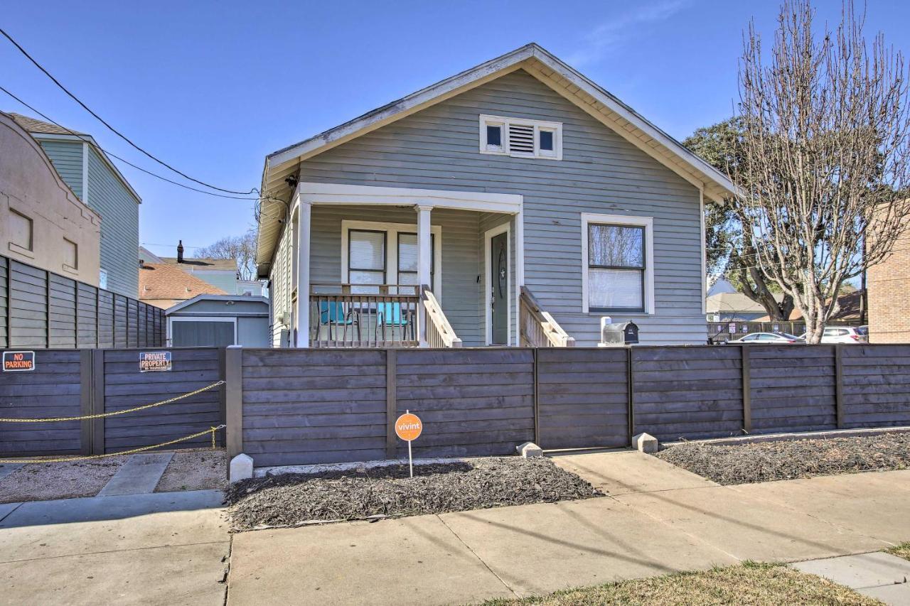 Cozy Beach Bungalow Near Galveston Seawall And Pier Extérieur photo